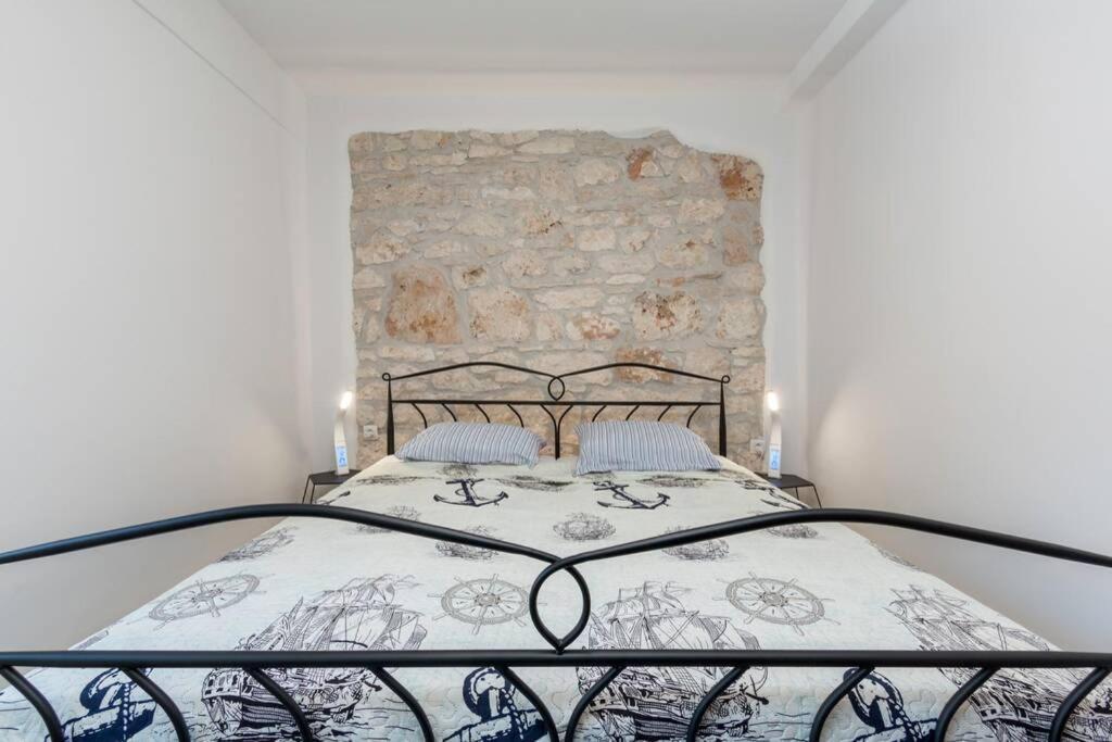 באניולה Predivan Novouredeni Apartman U Blizini Mora מראה חיצוני תמונה