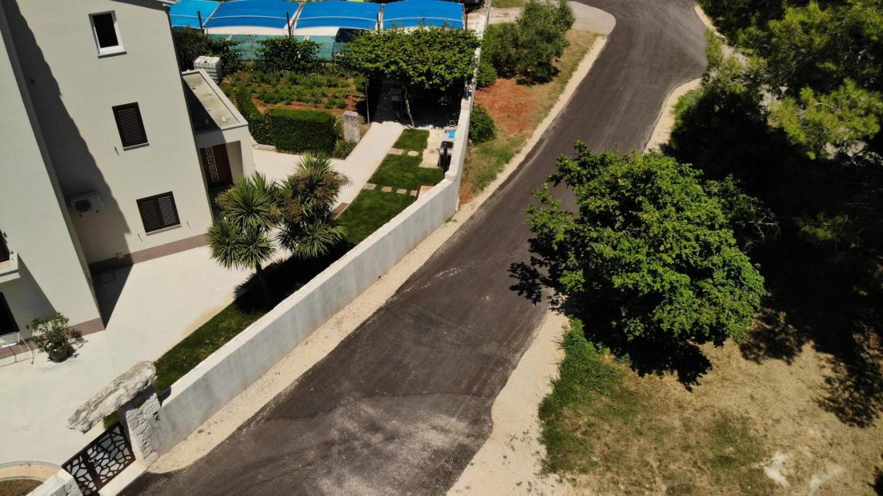 באניולה Predivan Novouredeni Apartman U Blizini Mora מראה חיצוני תמונה